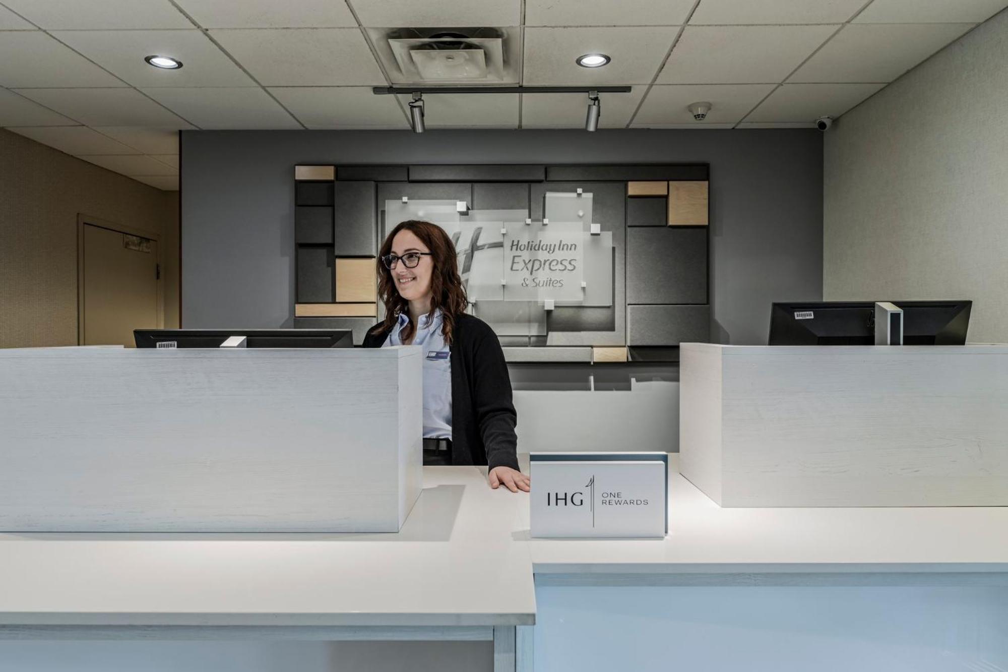 Holiday Inn Express Hotel & Suites Saint - Hyacinthe By Ihg المظهر الخارجي الصورة