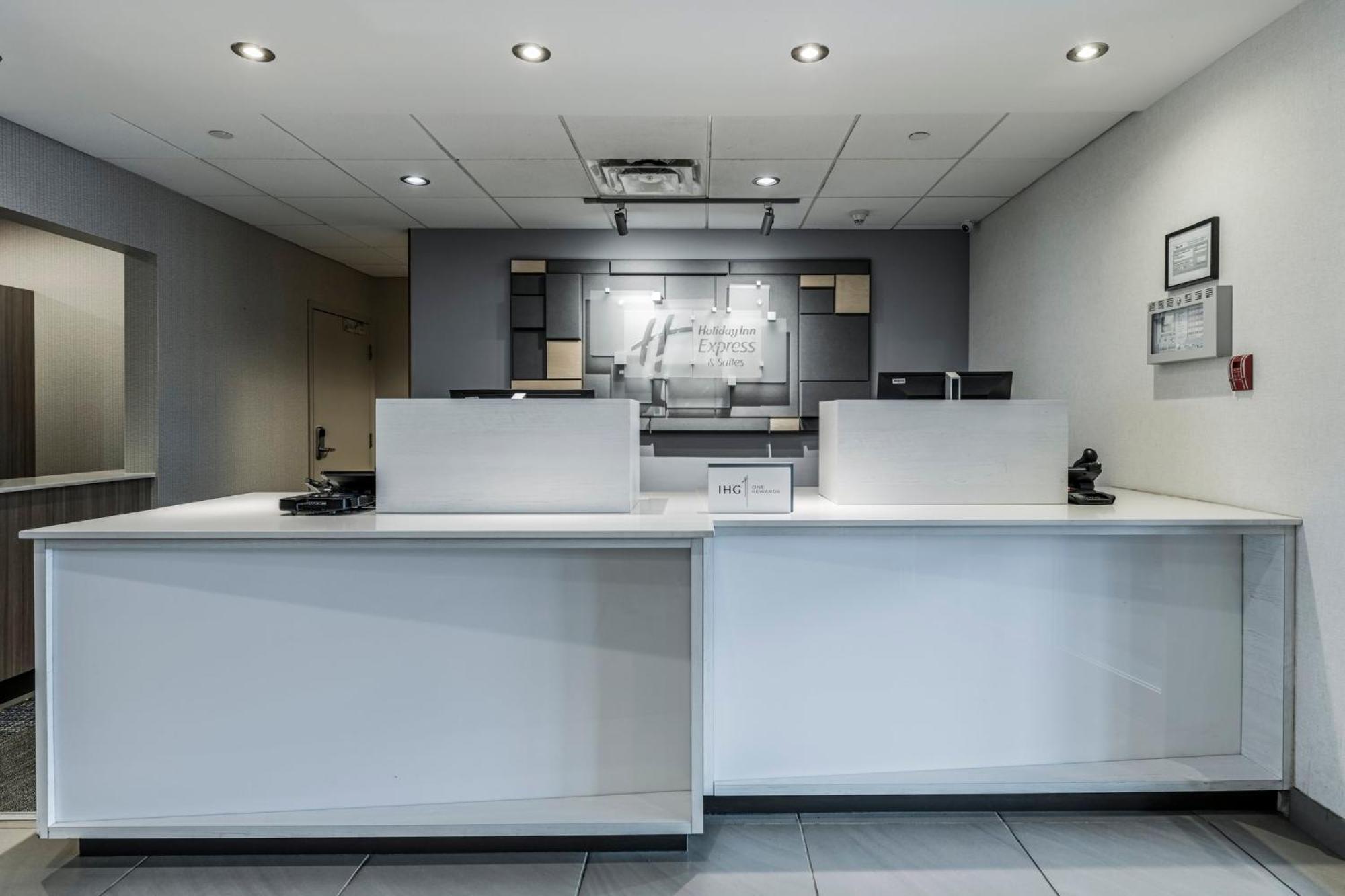 Holiday Inn Express Hotel & Suites Saint - Hyacinthe By Ihg المظهر الخارجي الصورة