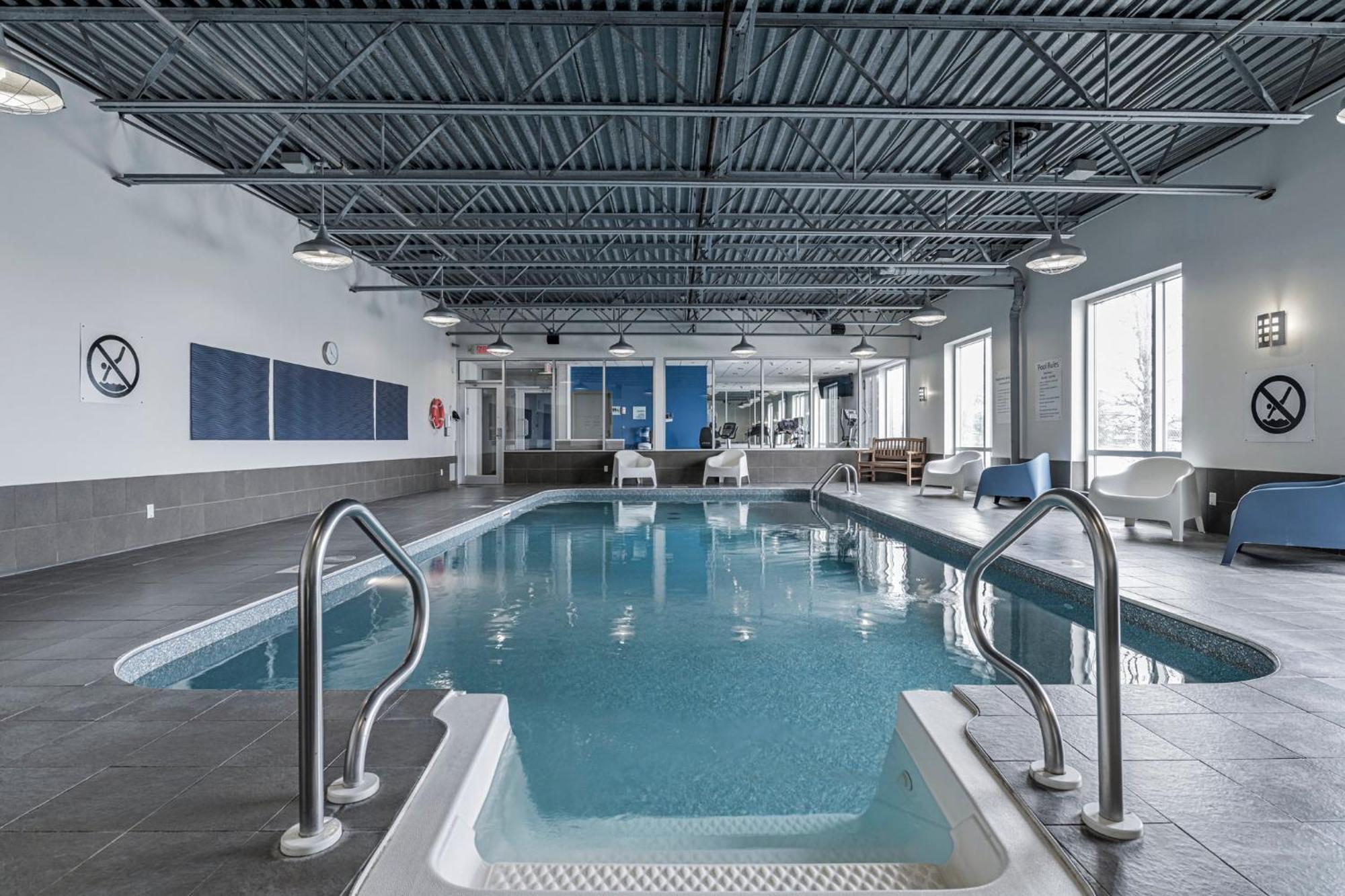 Holiday Inn Express Hotel & Suites Saint - Hyacinthe By Ihg المظهر الخارجي الصورة