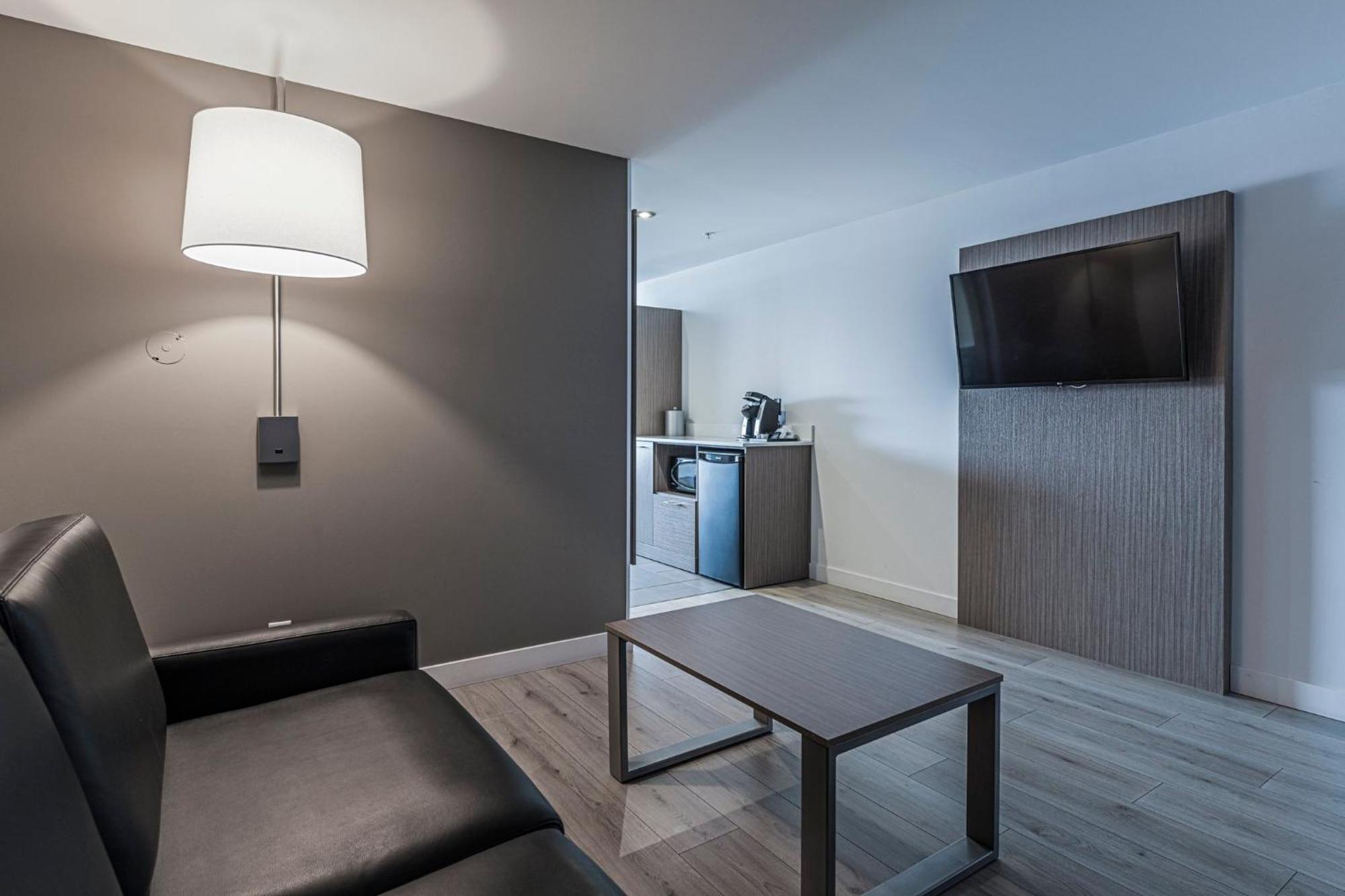 Holiday Inn Express Hotel & Suites Saint - Hyacinthe By Ihg المظهر الخارجي الصورة