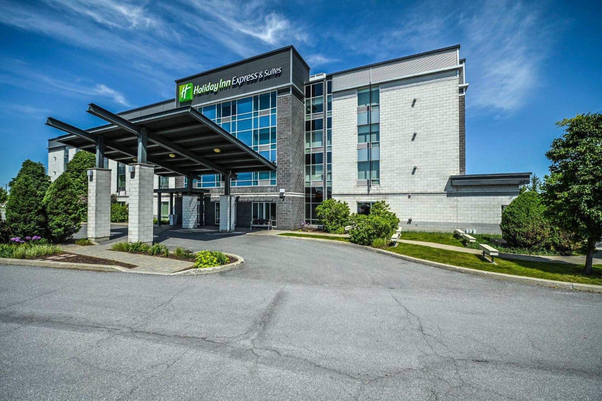 Holiday Inn Express Hotel & Suites Saint - Hyacinthe By Ihg المظهر الخارجي الصورة