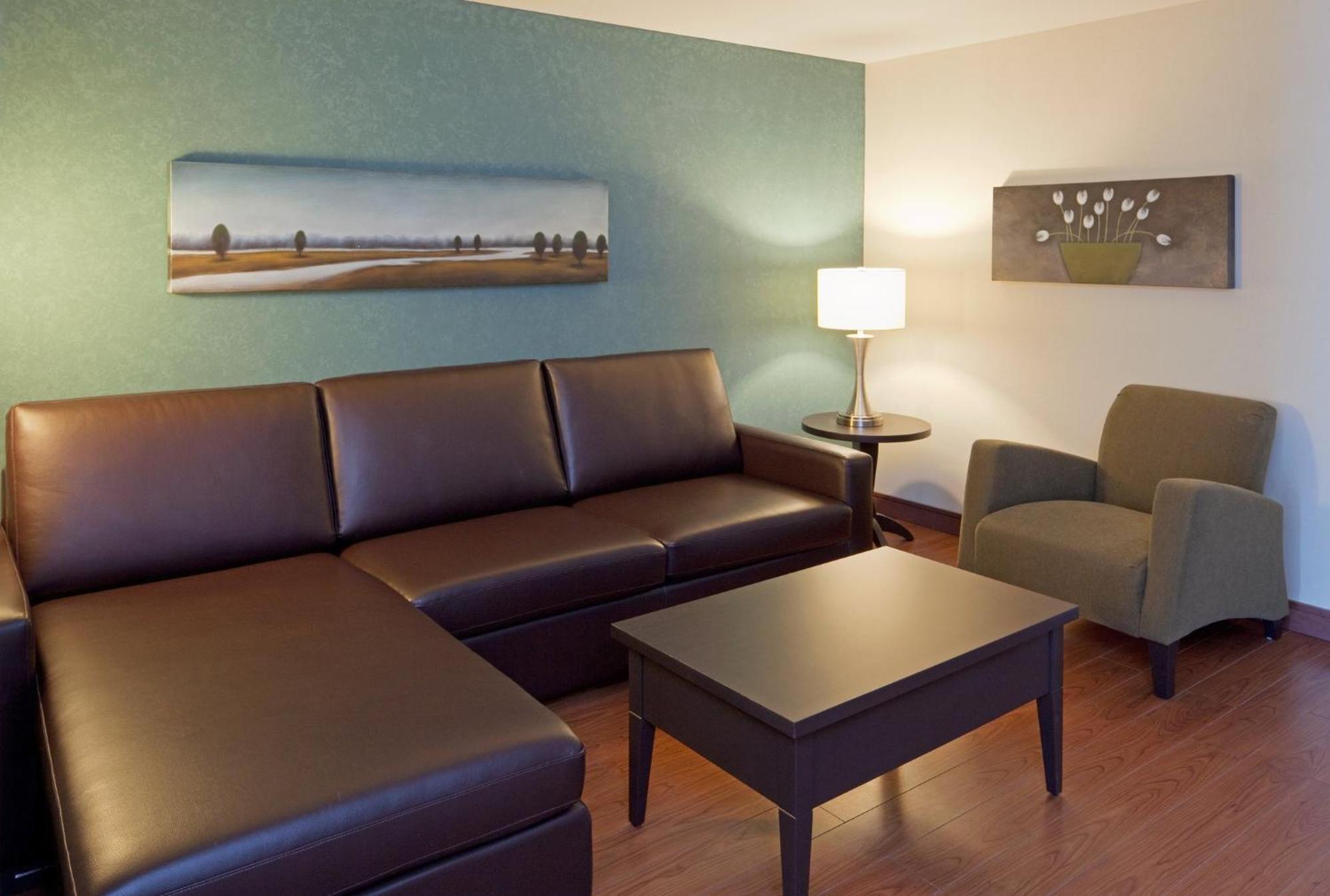 Holiday Inn Express Hotel & Suites Saint - Hyacinthe By Ihg المظهر الخارجي الصورة