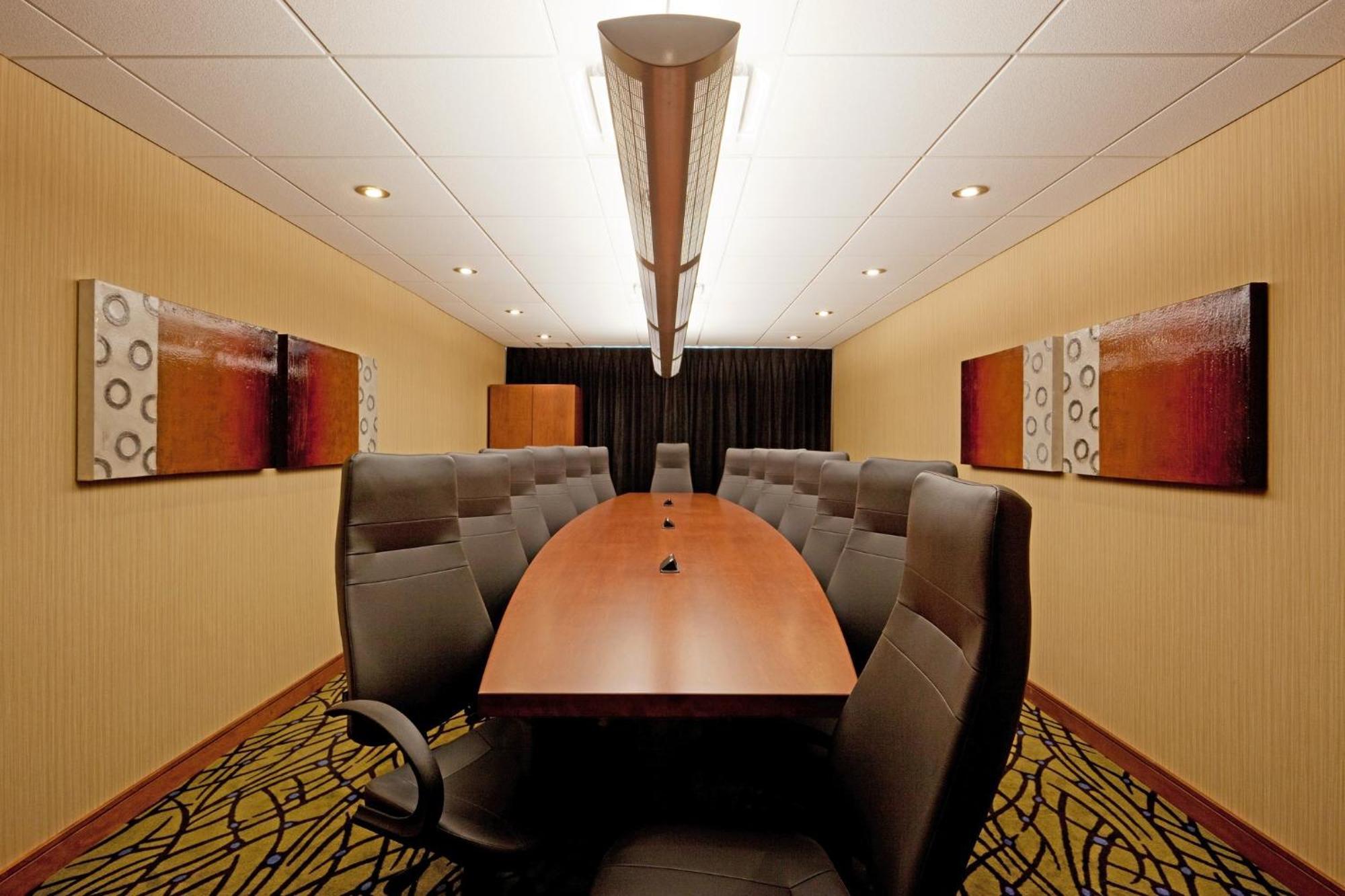 Holiday Inn Express Hotel & Suites Saint - Hyacinthe By Ihg المظهر الخارجي الصورة