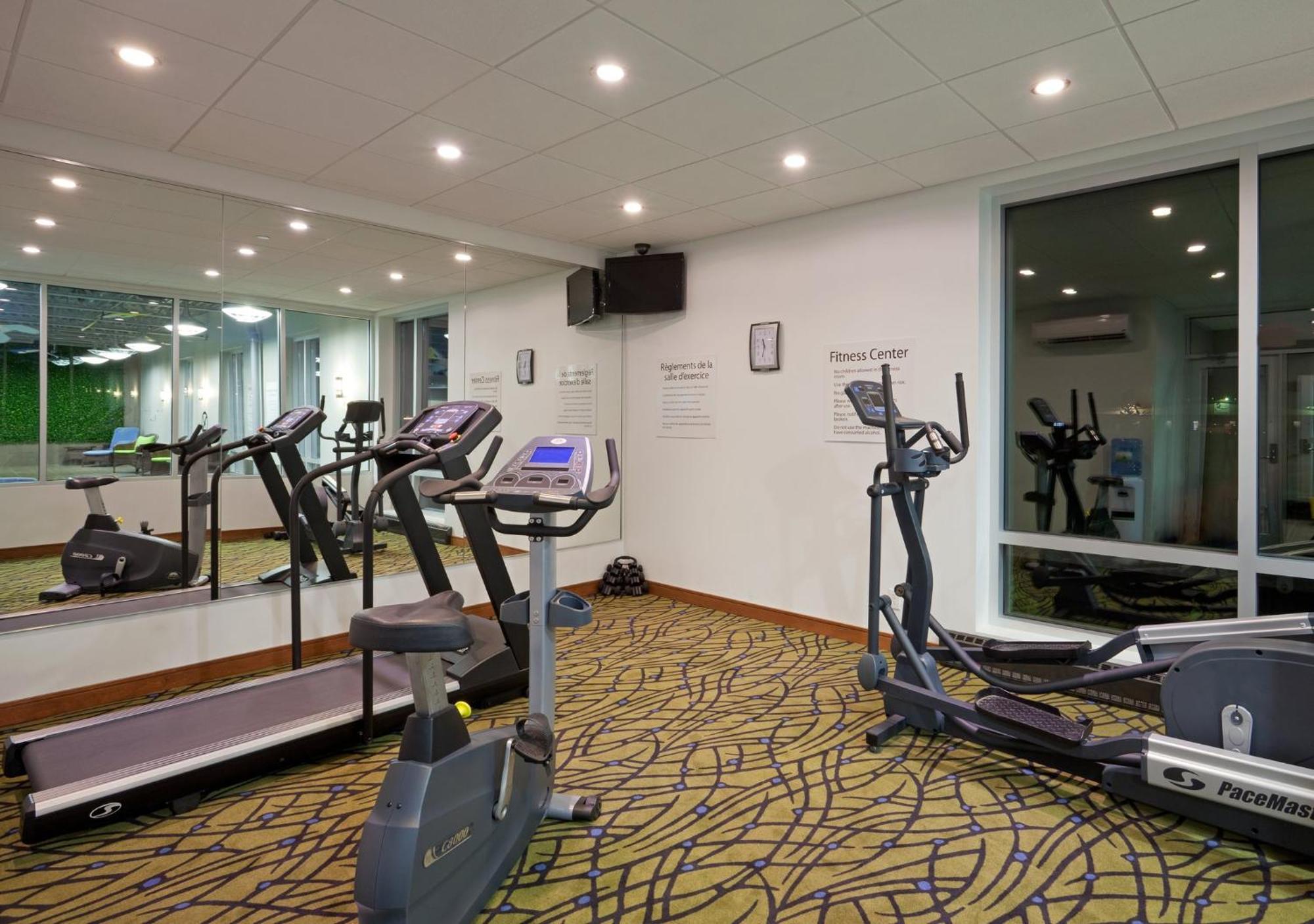 Holiday Inn Express Hotel & Suites Saint - Hyacinthe By Ihg المظهر الخارجي الصورة