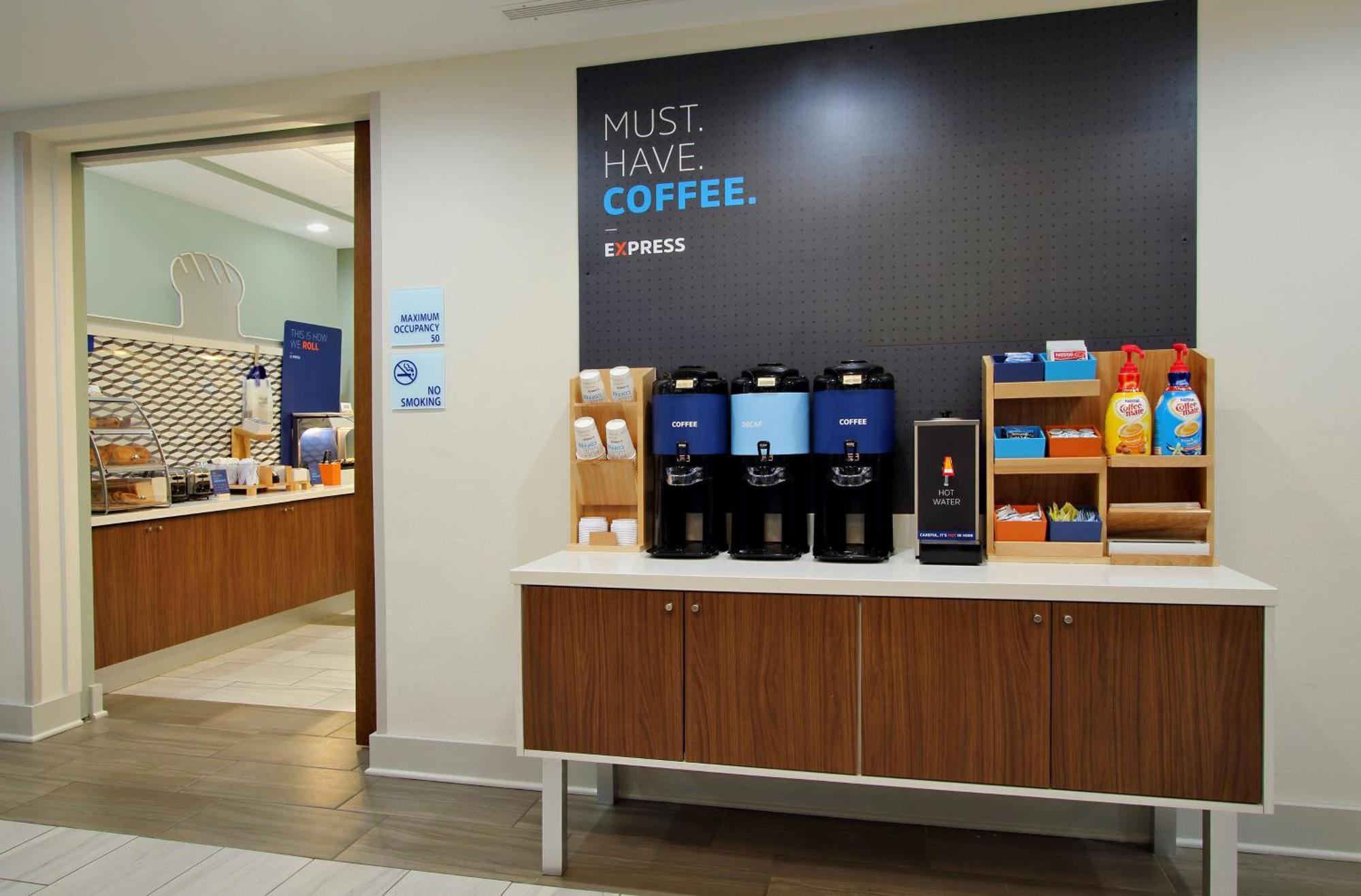 Holiday Inn Express Hotel & Suites Saint - Hyacinthe By Ihg المظهر الخارجي الصورة