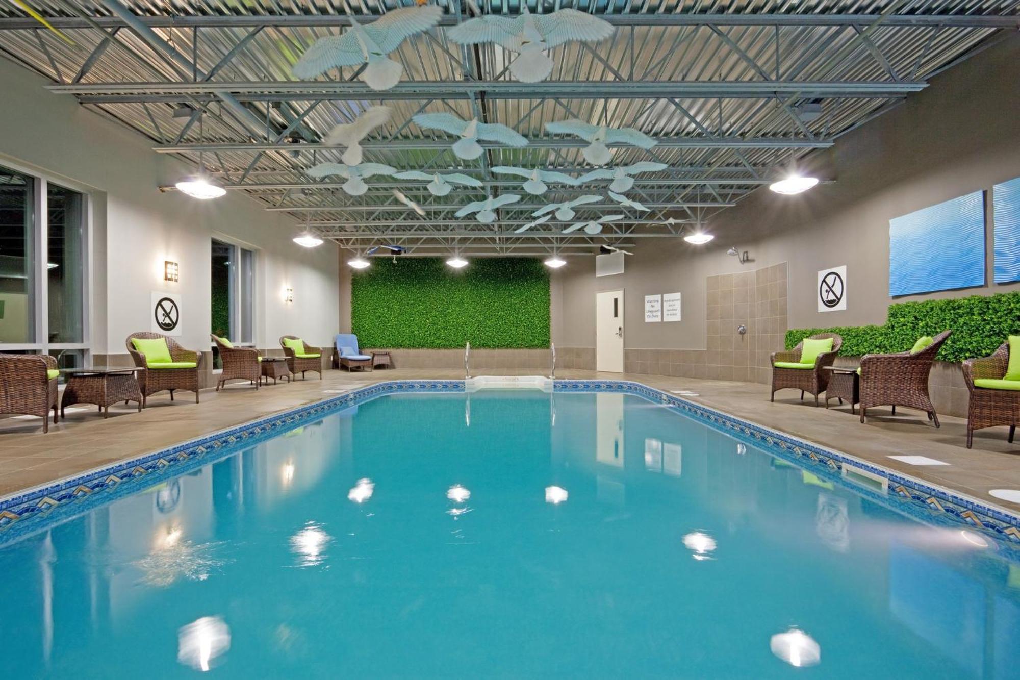 Holiday Inn Express Hotel & Suites Saint - Hyacinthe By Ihg المظهر الخارجي الصورة