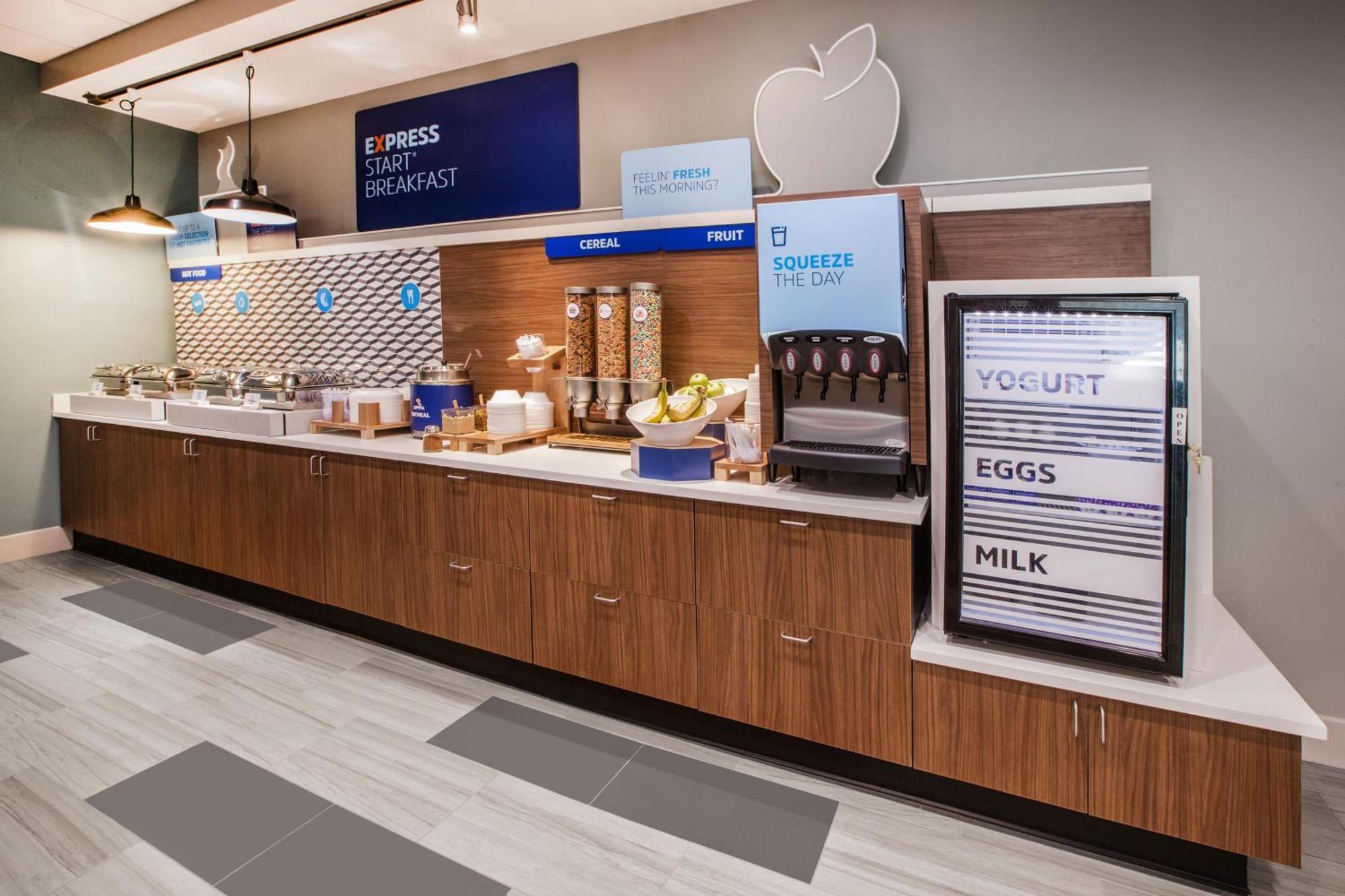 Holiday Inn Express Hotel & Suites Saint - Hyacinthe By Ihg المظهر الخارجي الصورة
