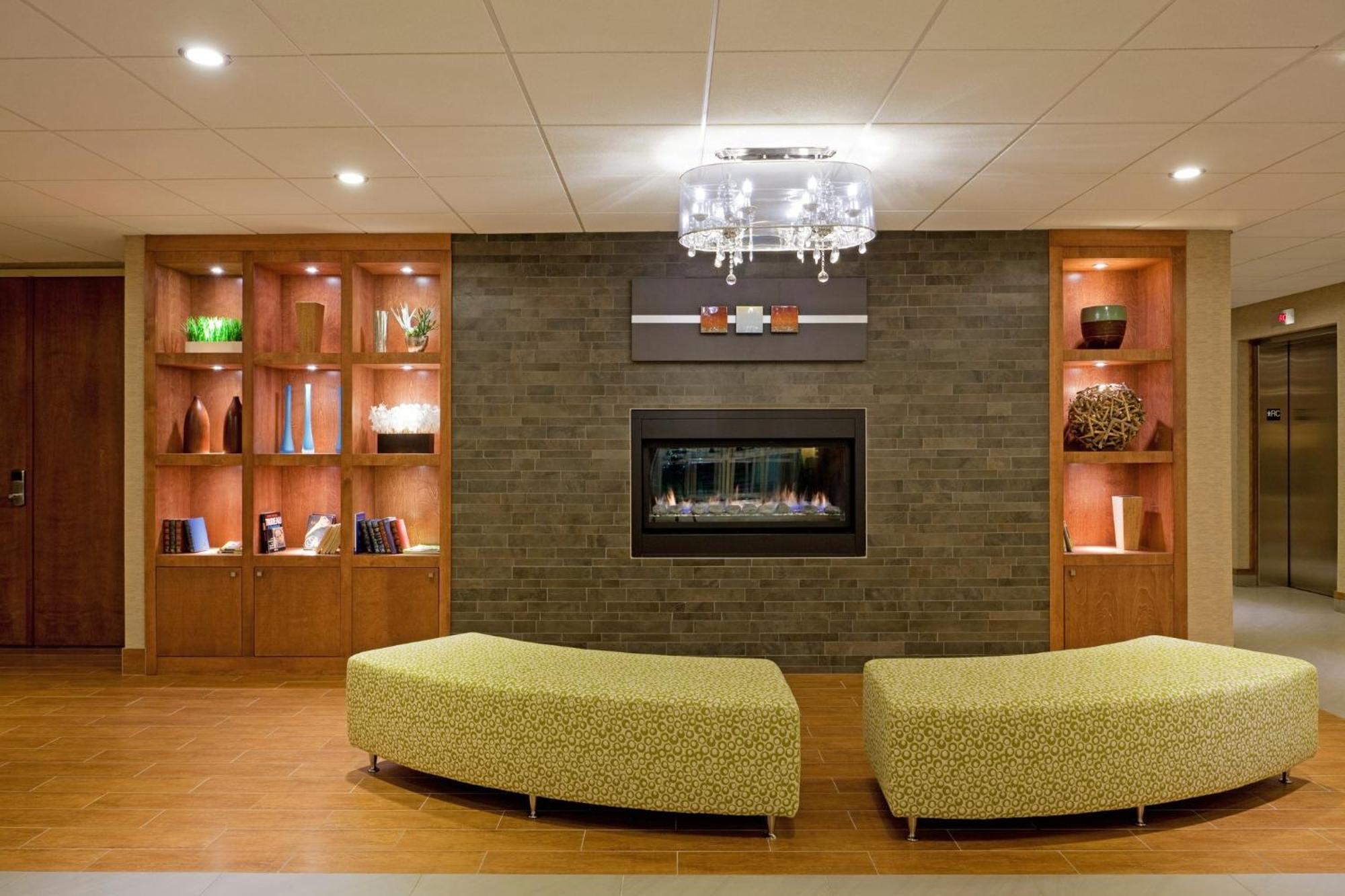 Holiday Inn Express Hotel & Suites Saint - Hyacinthe By Ihg المظهر الخارجي الصورة