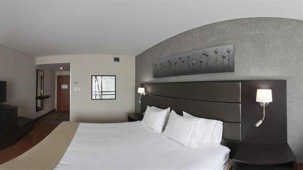 Holiday Inn Express Hotel & Suites Saint - Hyacinthe By Ihg المظهر الخارجي الصورة
