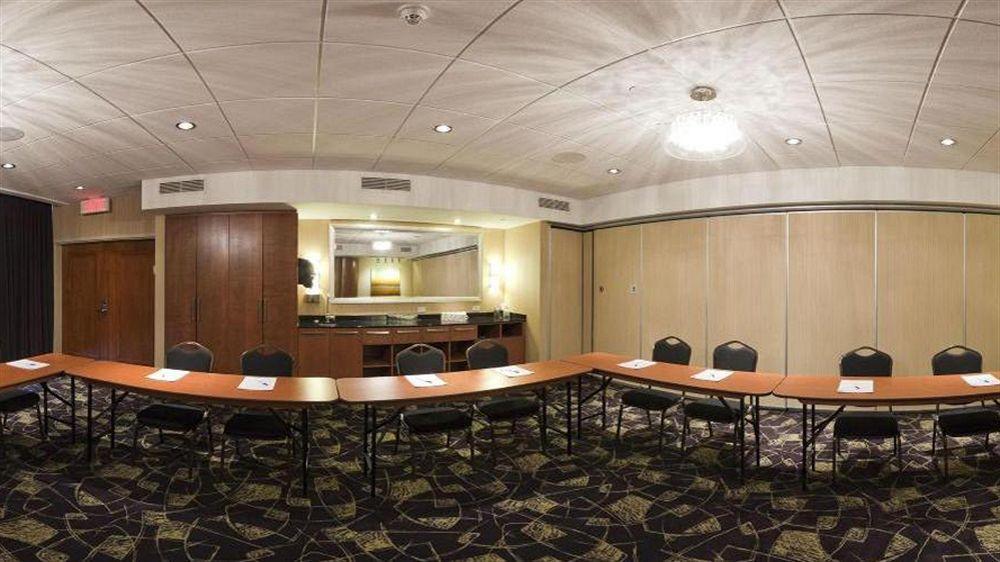 Holiday Inn Express Hotel & Suites Saint - Hyacinthe By Ihg المظهر الخارجي الصورة