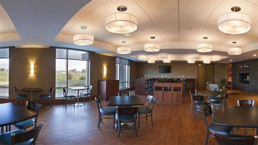 Holiday Inn Express Hotel & Suites Saint - Hyacinthe By Ihg المظهر الخارجي الصورة