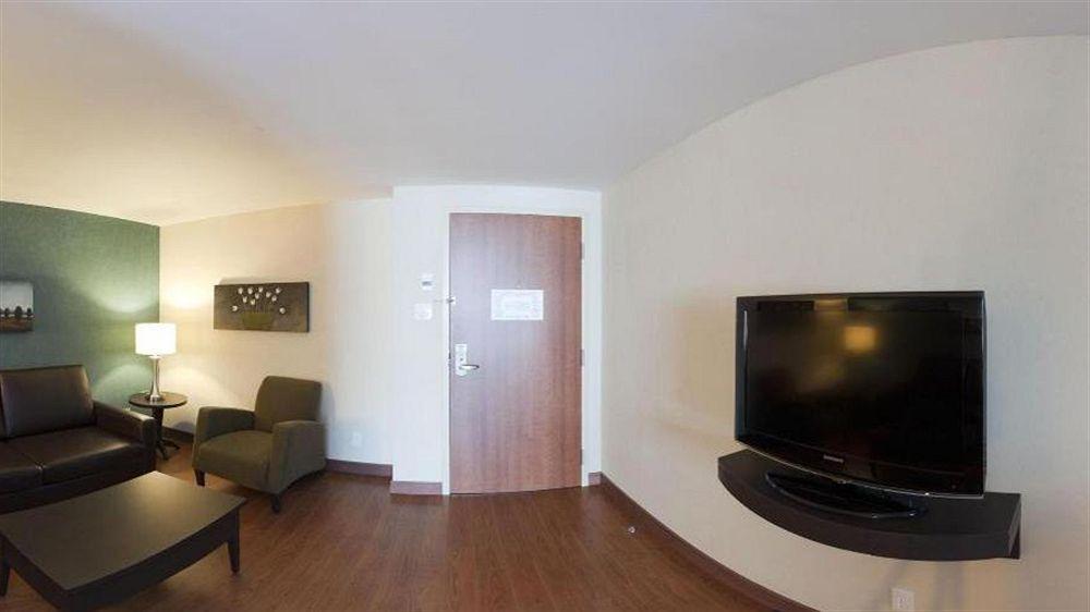 Holiday Inn Express Hotel & Suites Saint - Hyacinthe By Ihg المظهر الخارجي الصورة